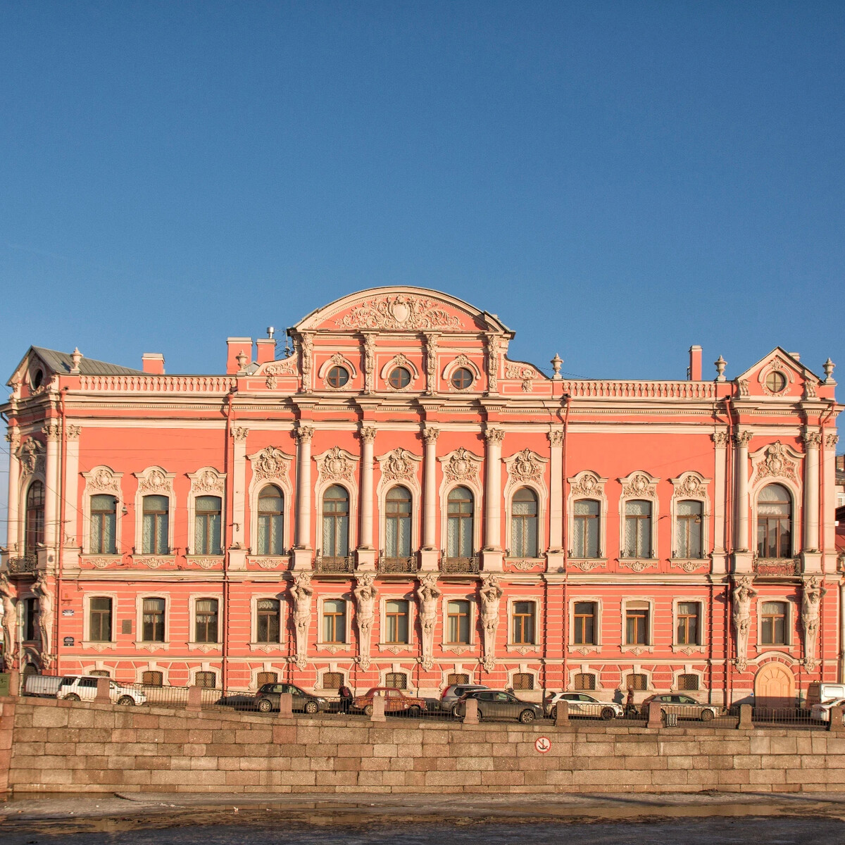 Дворец князей Белосельских-Белозерских в Санкт-Петербурге