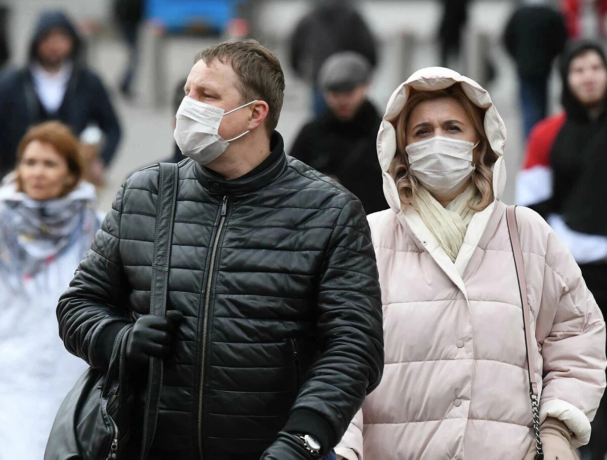 Люди в масках Пандемия Россия