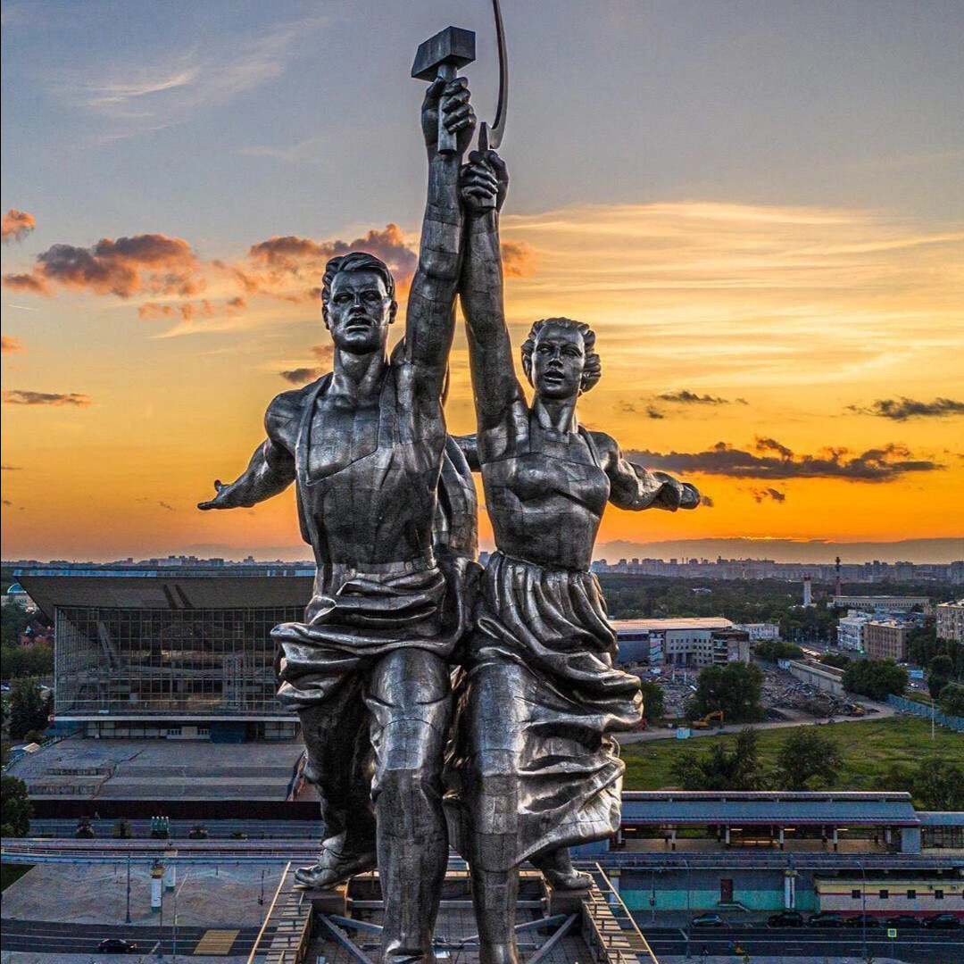 памятник рабочий и колхозница мосфильм. памятник на вднх рабочий и колхозница. и. группа "рабочий и колхозница" в. мухиной в москве (1935-1937).