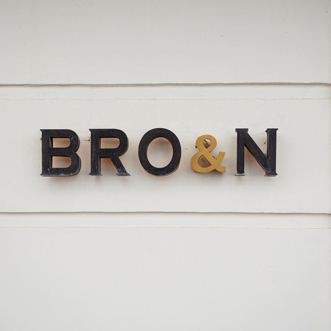 Bro n