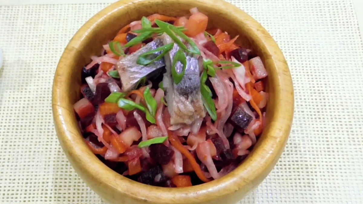 Винегрет овощной с фасолью. Как быстро сварить овощи на винегрет. Овощи в микроволновке для винегрета. Сколько варится морковь и свекла для винегрета. Винегрет рецепт классический с описанием действий.