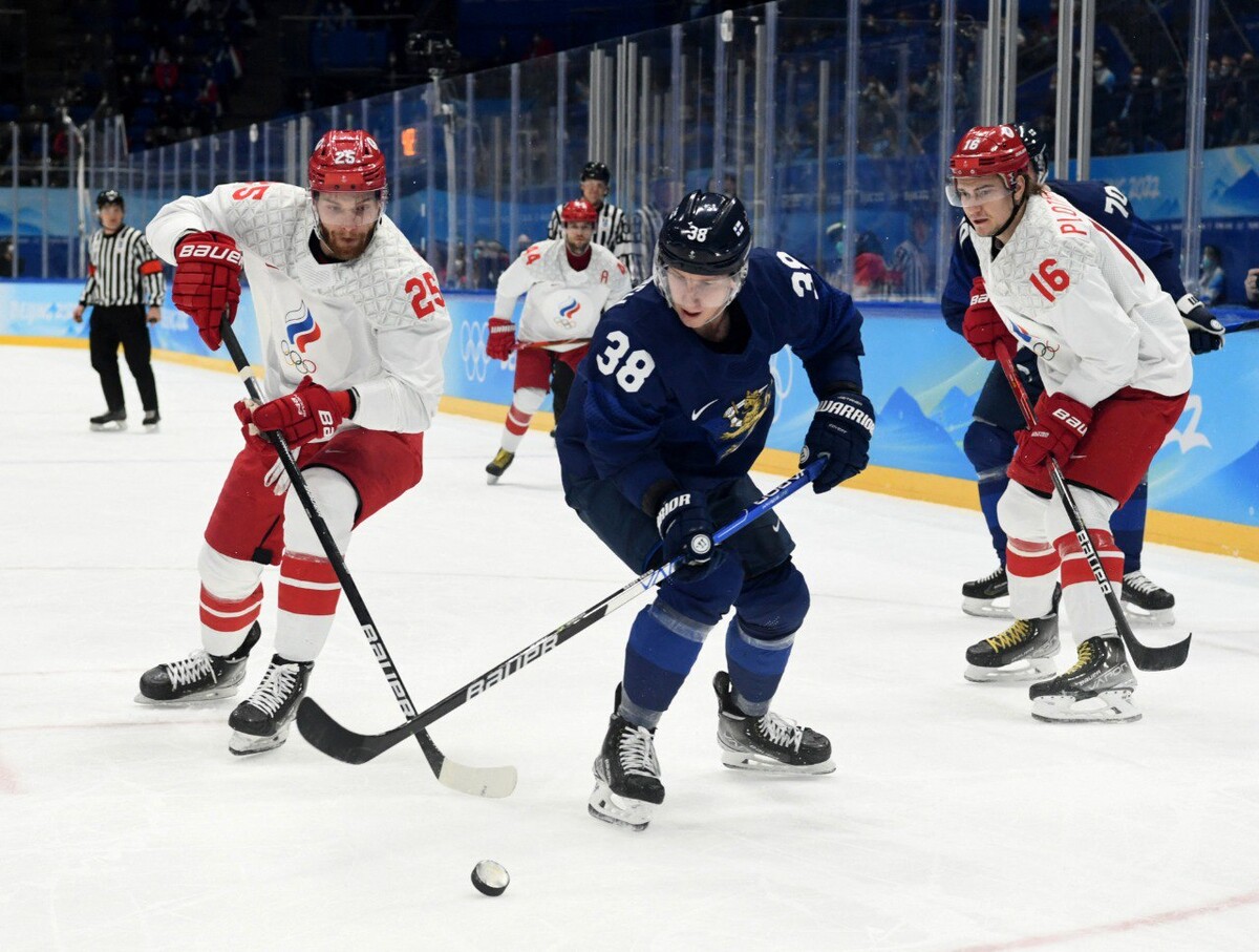 Олимпийских игр хоккей мужчины. Зимние Олимпийские игры 2022 хоккей. Россия Финляндия хоккей. Сборная России по хоккею с шайбой.