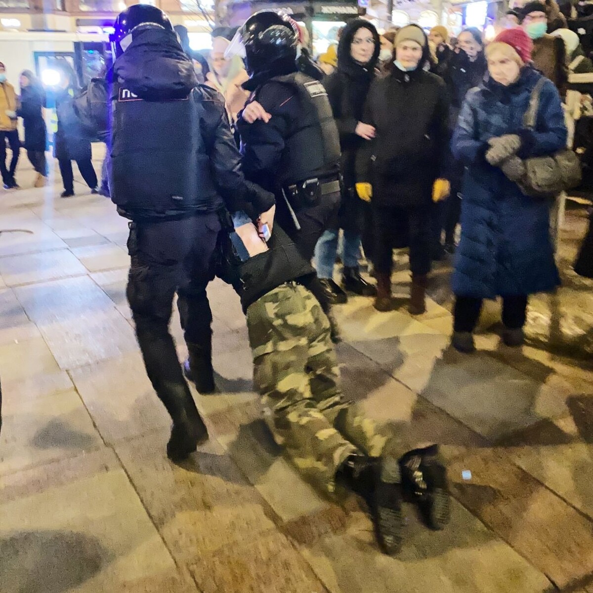 Последние новости санкт. Задержание митингующих в Москве. Митинг в СПБ. Задержанные на митинге в СПБ.