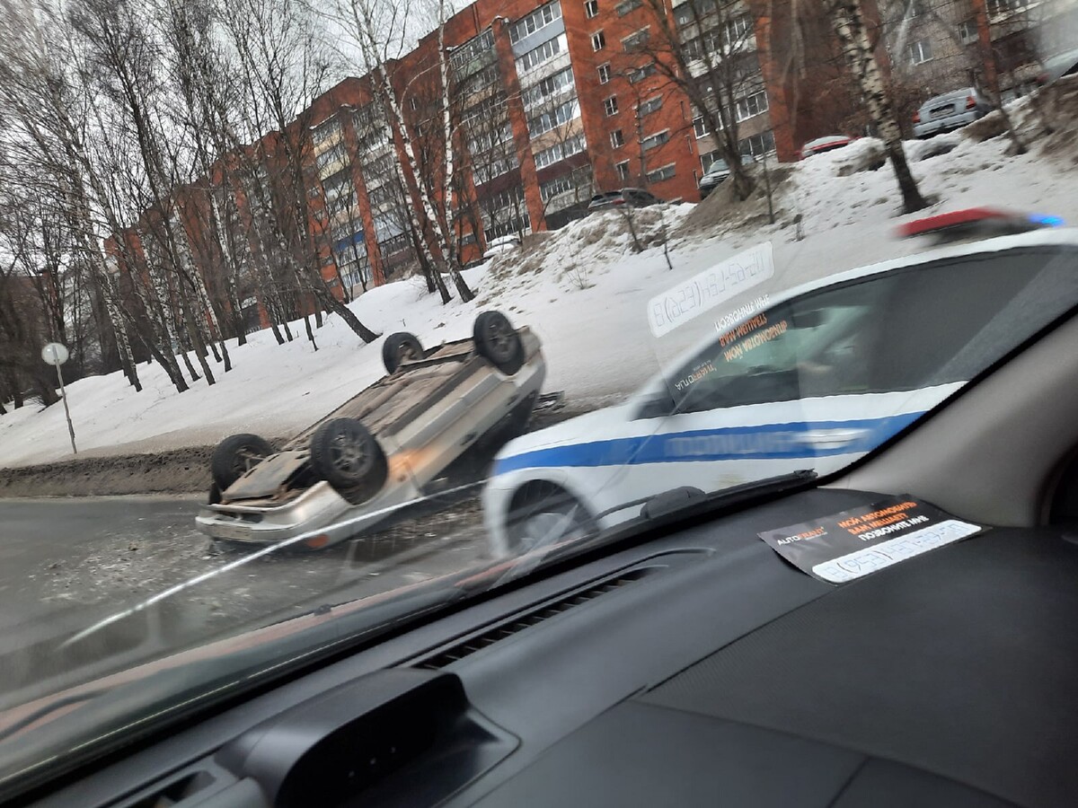 Дзен новости сегодня последние свежие. Авария в Туле на Калужском шоссе. Перевернутая машина.