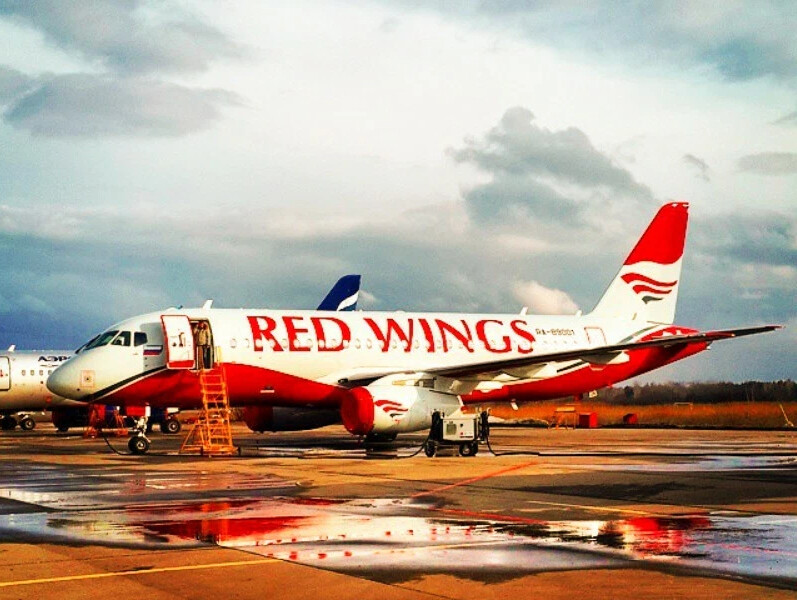 авиалинии ред вингс. ред вингс ливрея самолета. авиакомпания красная. суперджет red wings. авиакомпания красная.