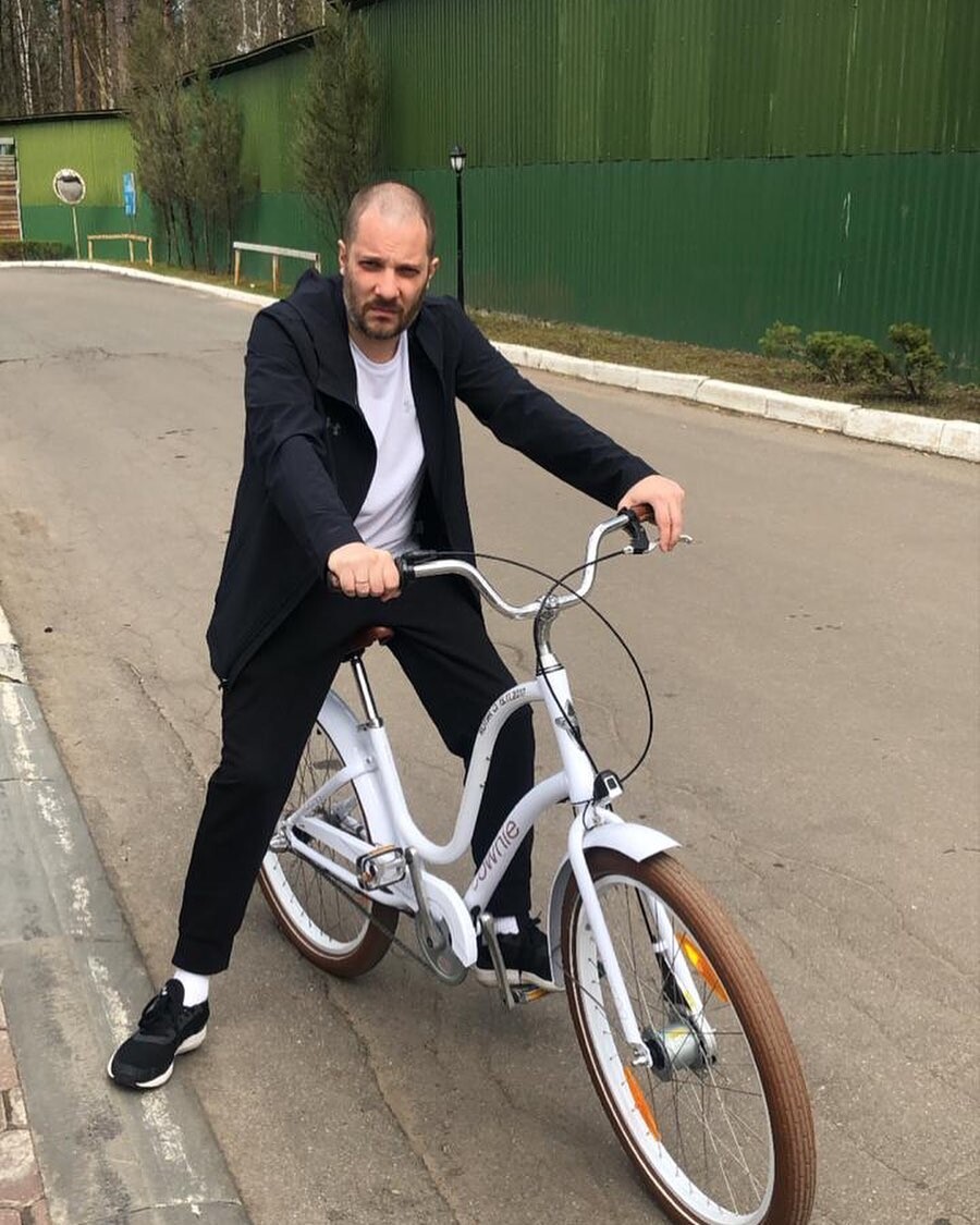 Джимми гокинс. Знает спорт необходим джим. Остров сокровищ 1988. Соблюдая дня режим джим. Соблюдает джим режим.