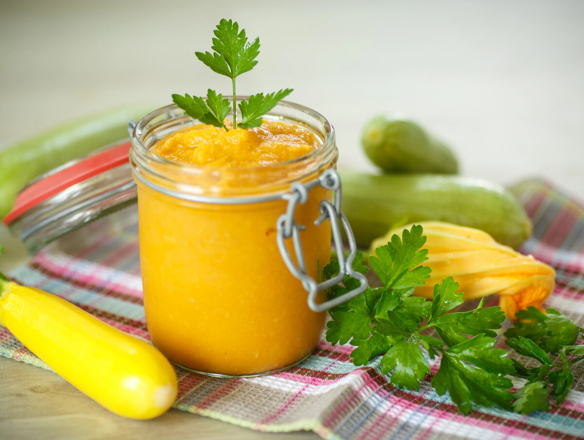 Икра из кабачков на зиму пальчики. Кабачковая икра царевна. Кабачки пальчики. Кабачковая икра аджика. Кабачковая икра пальчики оближешь.