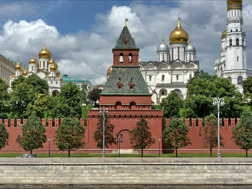 Постройки кремля. Башни Кремля Тайницкая башня. Московский Кремль башни Кремля Тайницкая. Тайницкая башня Москва. Тайницкая башня Московского Кремля 1485.