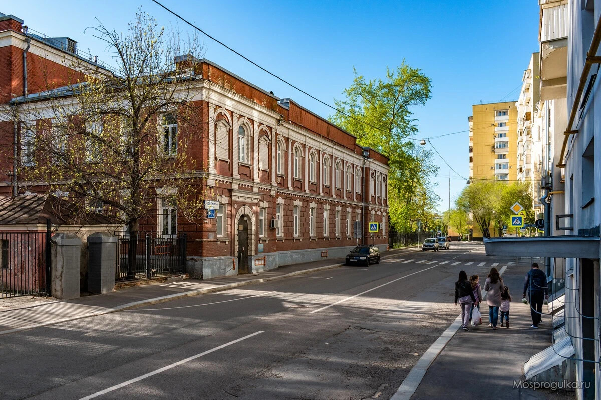 Москва ул 3. Дом в котором родился Владимир Высоцкий. Моники Екатерининская больница. Родильный дом Высоцкого. Старо Екатерининская больница.