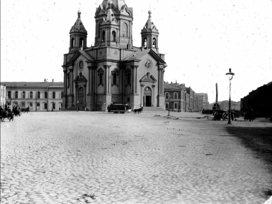 Площадь труда старые
