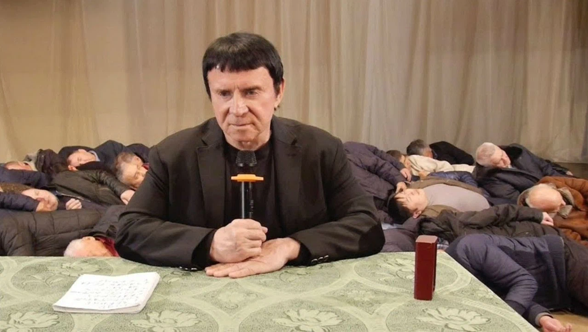 Кашпировский Анатолий в спортзале