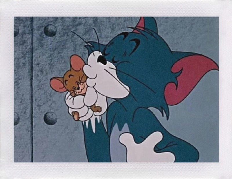 Шоу тома и джерри мисти. Как любовь и том. Том и анджела поцелуй. Когда один остался дома. Как любовь и том.