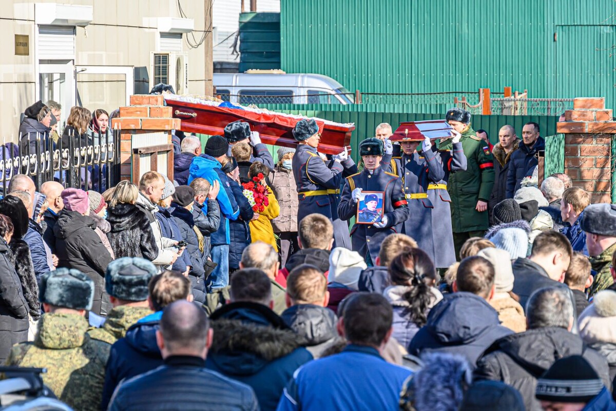 Новости читы и забайкальского сегодня. Гибель военнослужащих России на Украине из Забайкалья. Привоз гробов с погибшими на Украине. Забайкальцы погибшие на Украине.