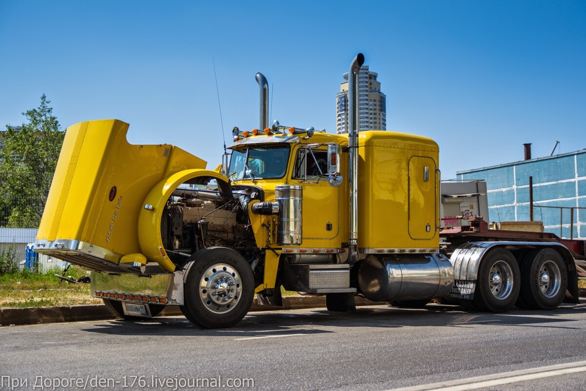 Грузовик Peterbilt 359 Blue