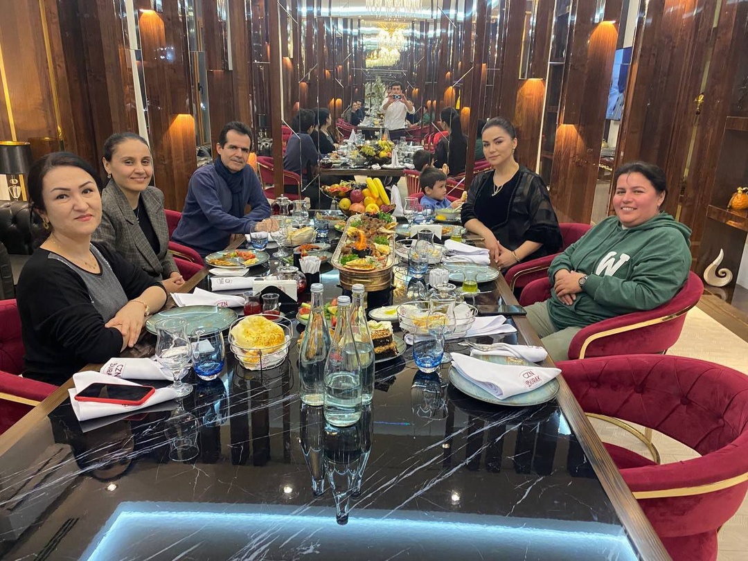 Kentavrlar sargish ayolni sikadi filmini tomosha qiling