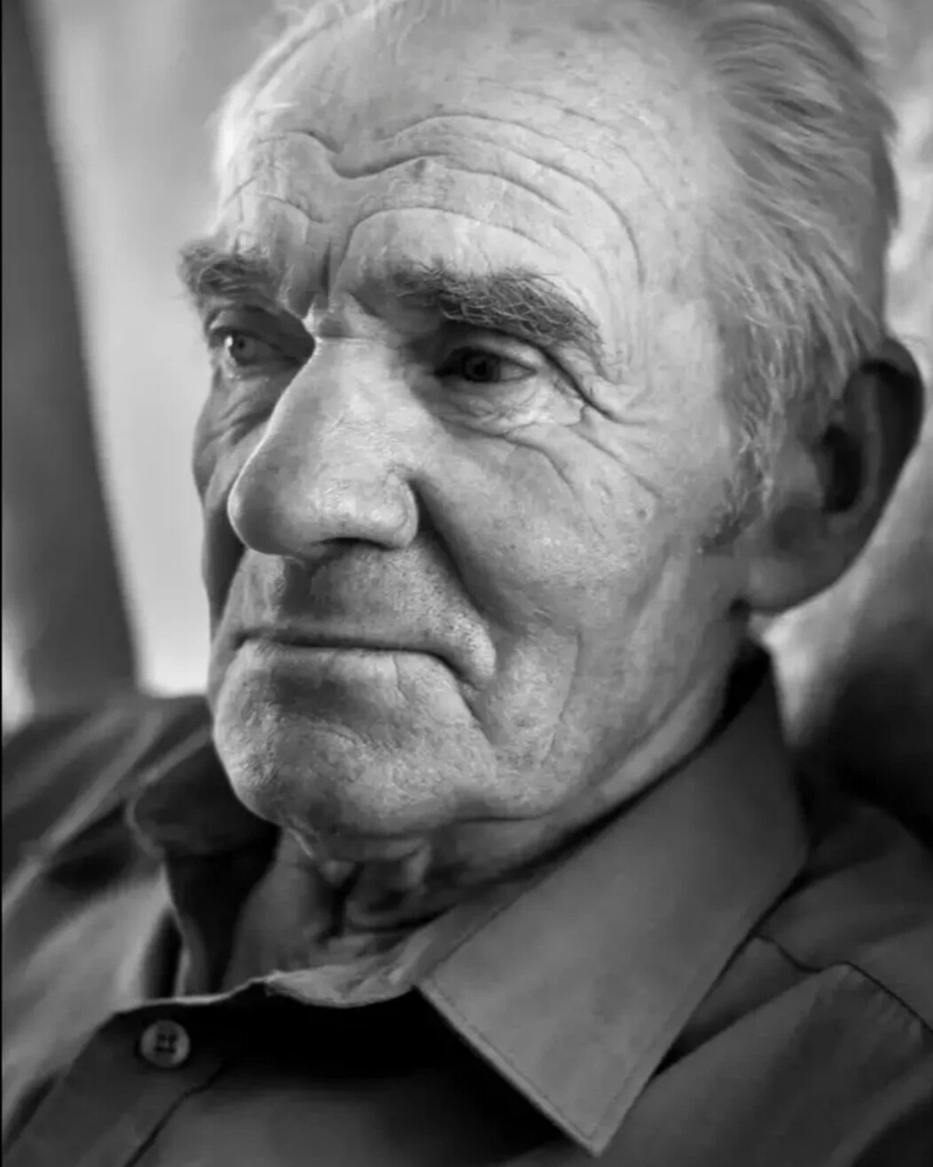 9 старых мужчин. Дедушка. Портрет пожилого человека. Фотопортрет дедушки. Портрет старого человека.