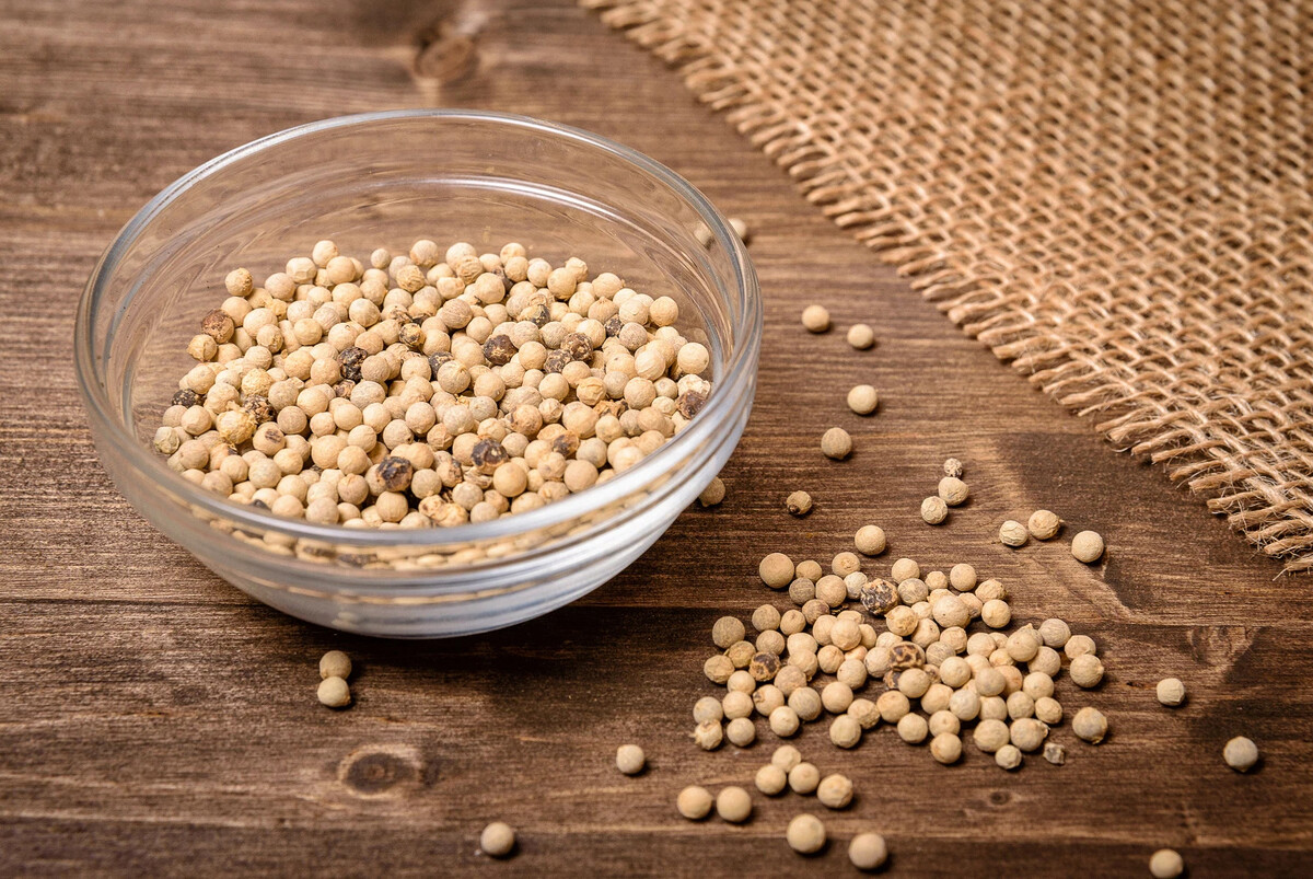 перец чёрный. горошек молотый. горошек молотый. черный тмин молотый. крупа столичный горох 500г.