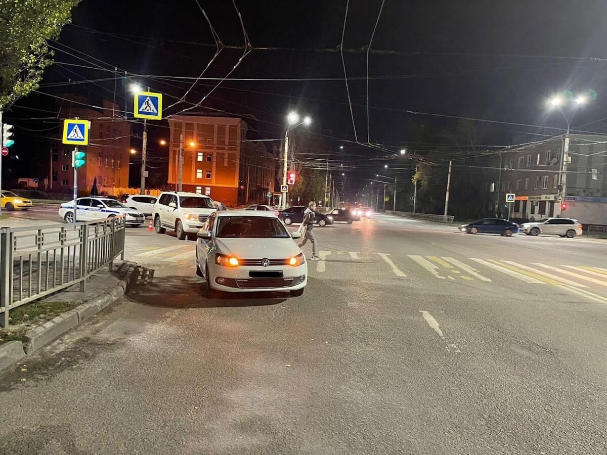 04. авария с камеры видеонаблюдения воронеж. машина на улице. авария на трассе м4 воронежская область. 16 сентября 2018 сбили на московском.