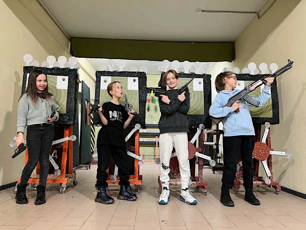 Подземный клуб лабиринт. Лабиринт стрелковый. Лабиринт стрелковый. Тир лабиринт на кутузовском сайт. Лабиринт стрелковый.