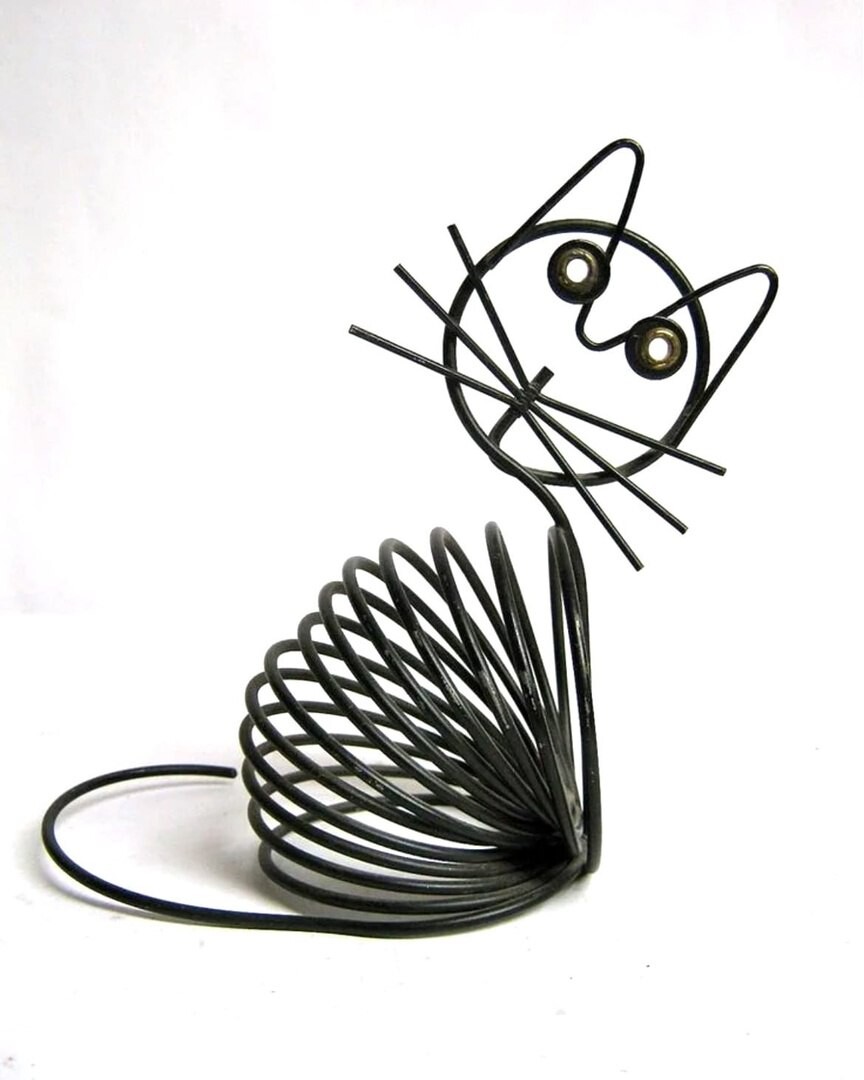 Wires cat. Поделки из проволоки. Котик из проволоки. Изделия из проволоки для детей. Поделки из металлической проволоки.