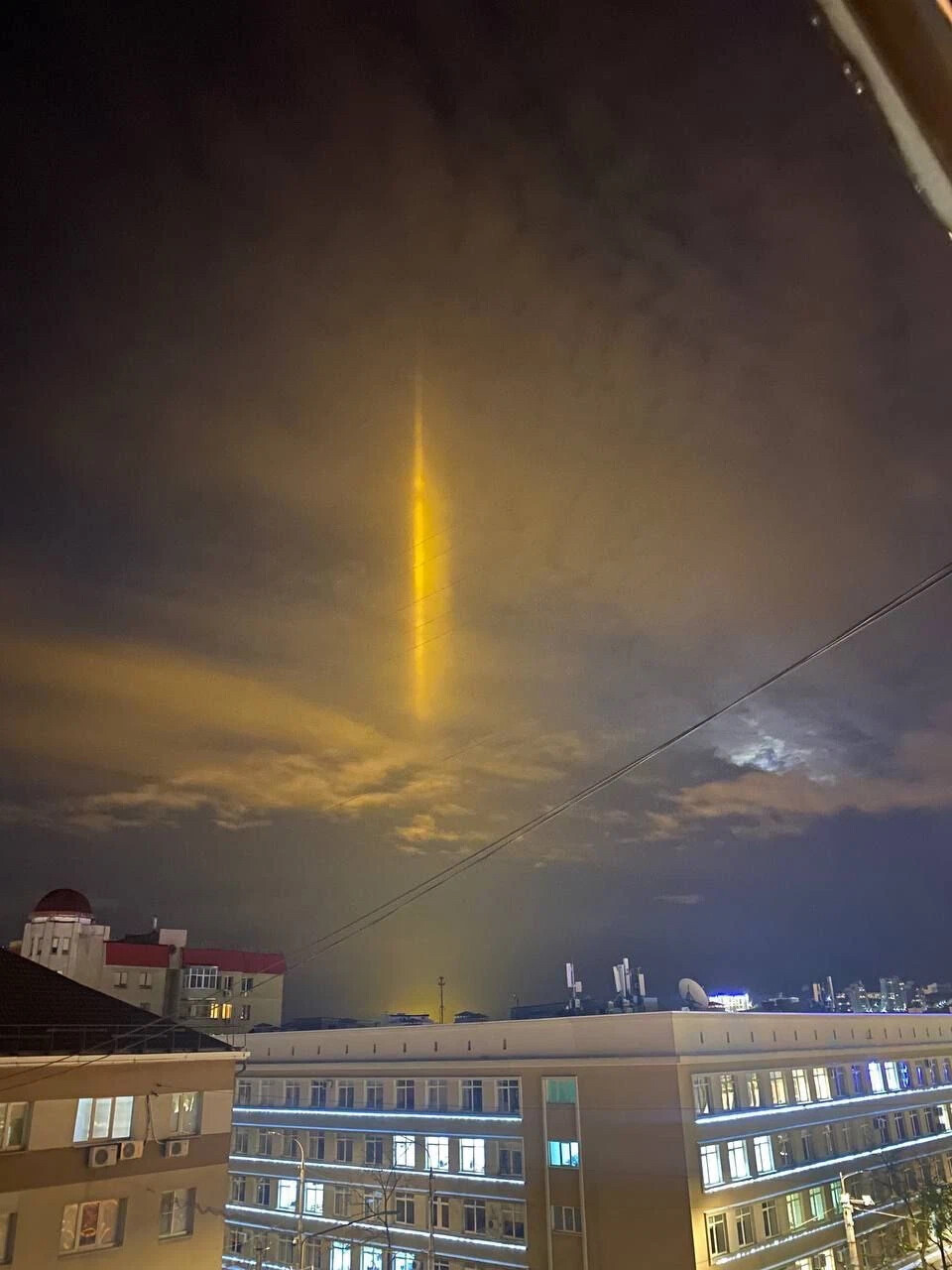 Световые столбы над Белгородом Пересвет