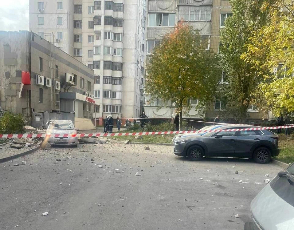 Менделеева 14 белгород фото. Белгород 14. Белгород недвижимость. В белгороде в 3-м поэтическом переулке. Белгород 14.