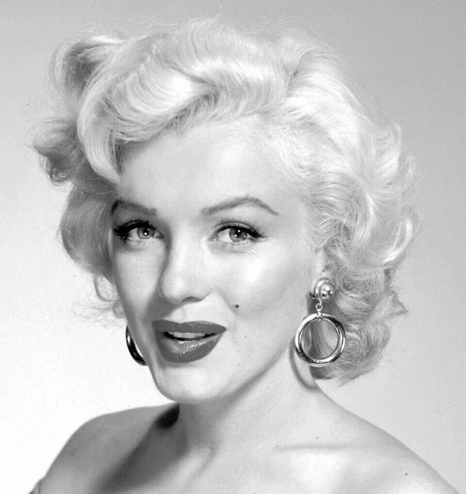 Marilyn monroe. Мэрибет Монро. Мэ́рилин Монро́ фото. Мерлин морно. Серьги Мерлин Монро.