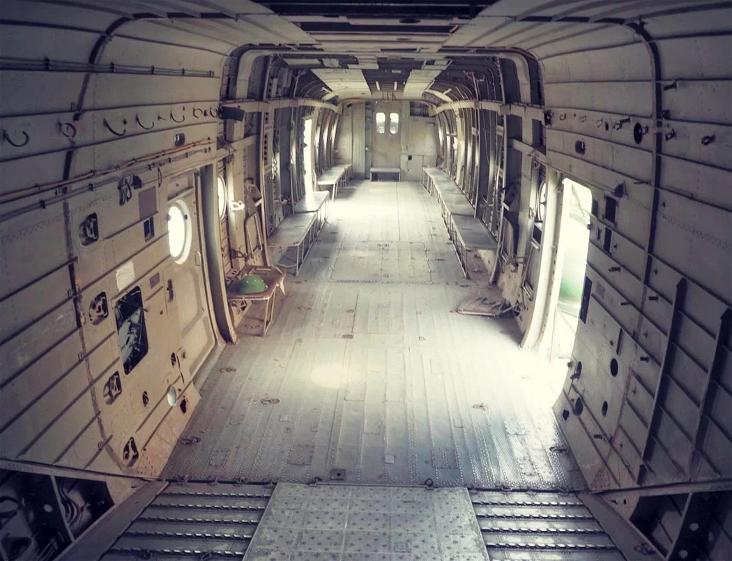 грузовая кабина ан-124. ми-26 вертолёт грузовой отсек. ан-72 грузовая кабина. ан 12 грузовой отсек. грузовая кабина.