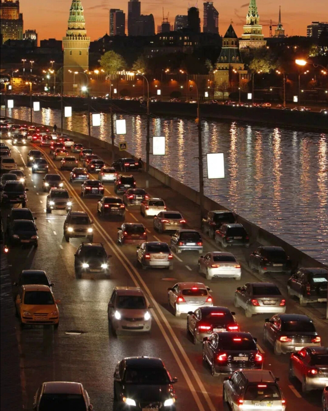 Москва автомобильный. Пробки в Москве. Автомобильный транспорт. Дороги Москвы. Московские пробки.