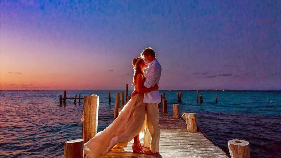 У моря где любимый. Летний вечер у моря. Море любви. Влюбленные на берегу моря. Море романтика.