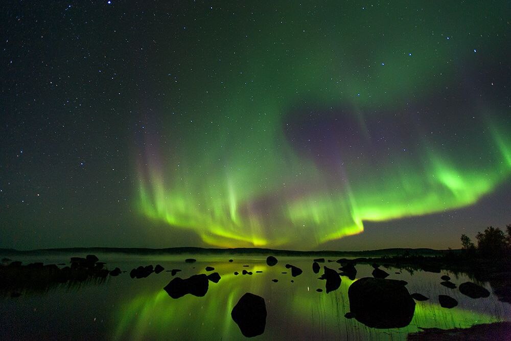 Заполярная природа словно. Заполярный Северное сияние. Северное сияние Полярный круг. Полярный Урал Северное сияние. Ненецкий автономный округ Северное сияние.