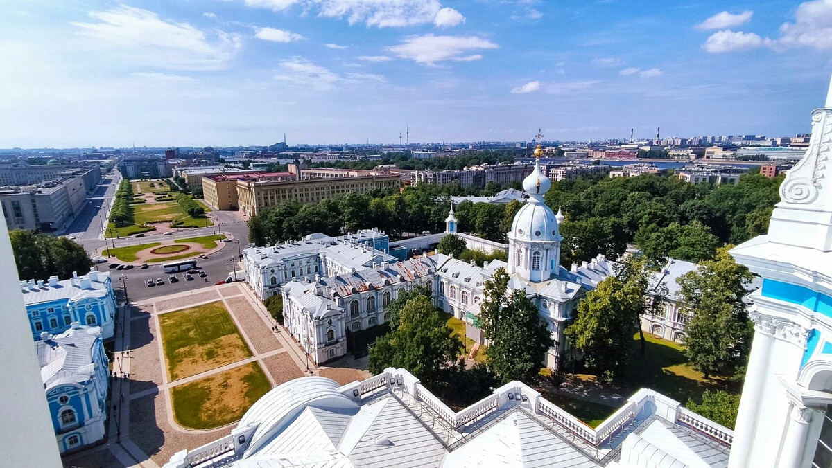 здание смольного в санкт петербурге