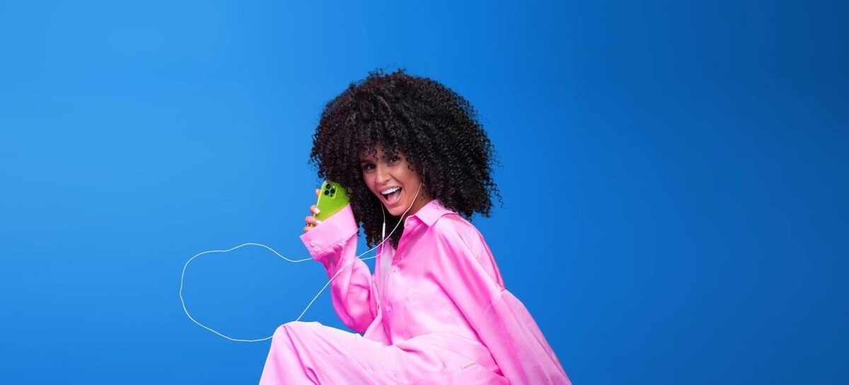 современные песни в рекламе. современные песни в рекламе. реклама вк мьюзик. современные песни в рекламе. лав радио рекламная кампания.