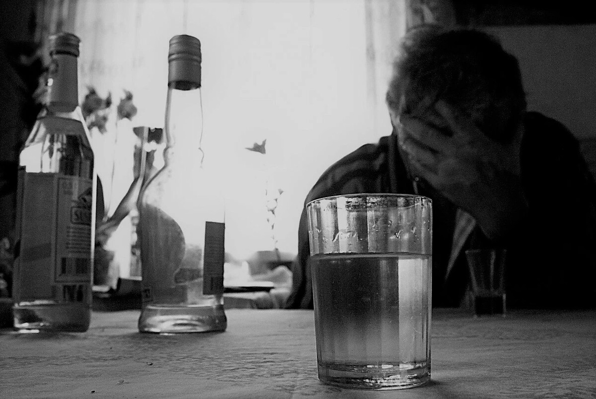 Пить водку
