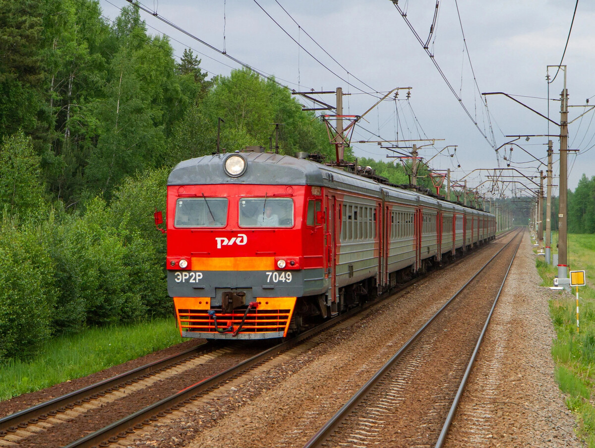 Электричка рижский пост брянск. Эр2р 7049. Эр2р 7054. Рижская электричка. Эр2р 7049 для Trainz.