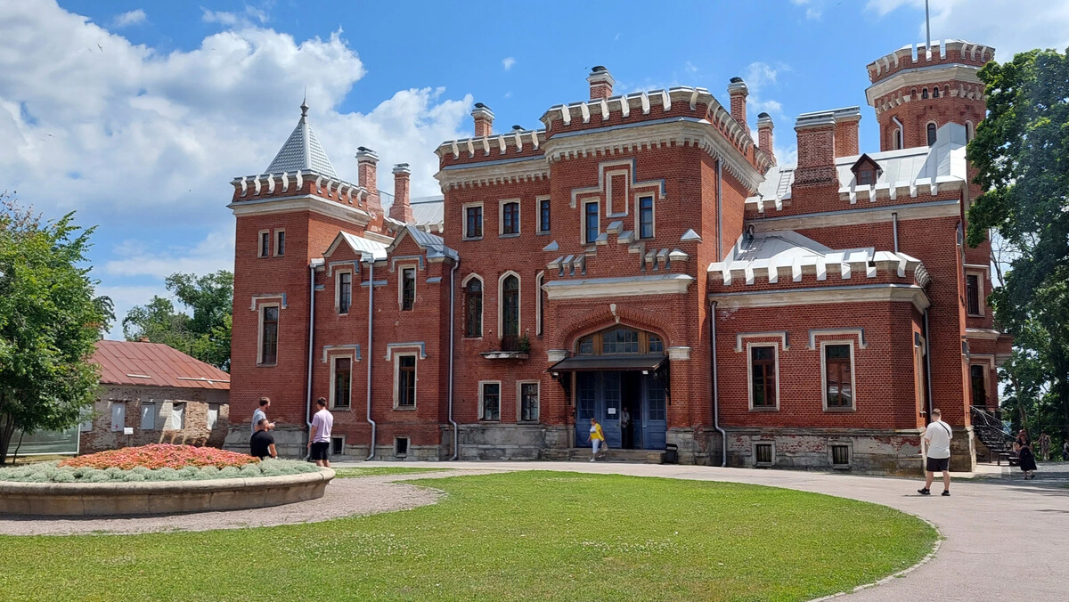 Замок ольденбургской фото. Замок принцессы Ольденбургской в Рамони 19 век. Ольденбургский дворец нижняя Саксония. Воронеж Рамонь больница принцессы Ольденбургской. Квест Рамонь замок Ольденбургской.