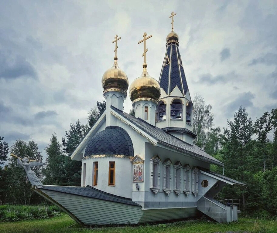 Церковь в форме корабля