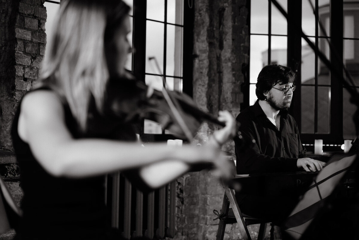 Дом симпл мьюзик хлебозавод. Хлебозавод концерт simple music. Simple ensemble. Simple music ensemble концерты. Музыка.