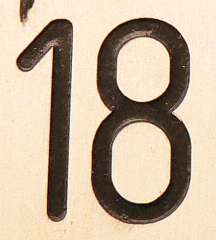 18 число февраля. События с цифрой 18. 18 февраля цифры. страшная цифра 18. цифра 18 с палочкой справа.