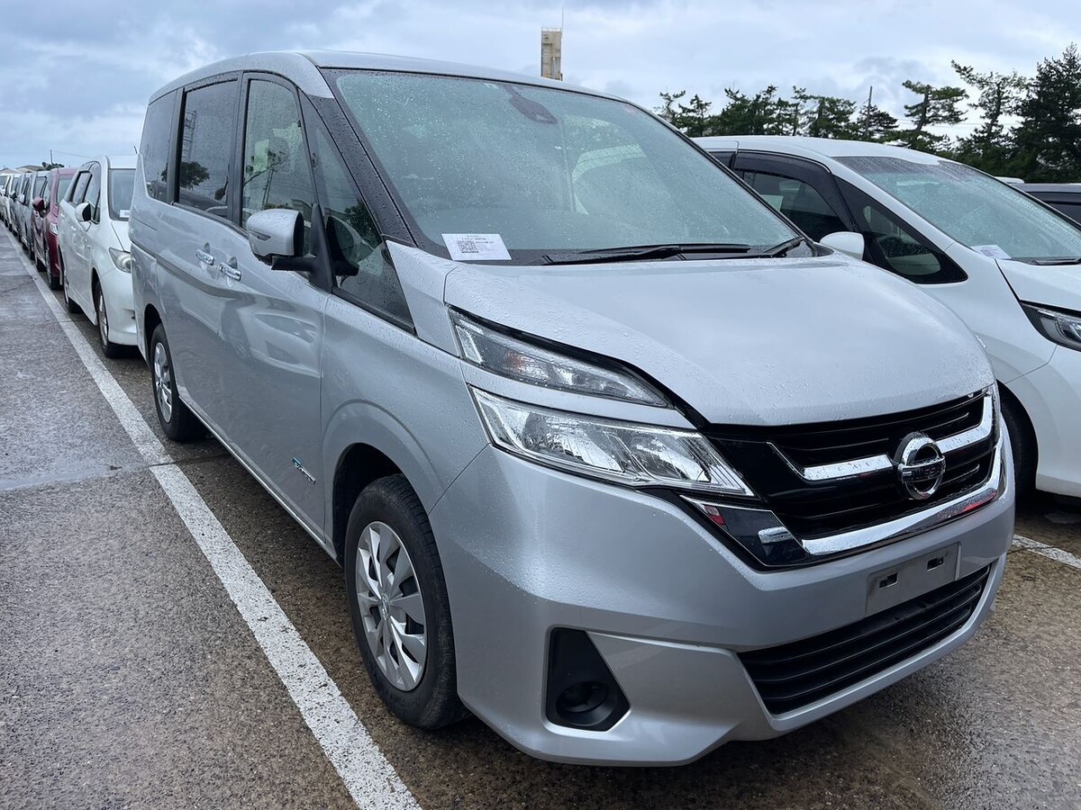 Машины из кореи и японии. Nissan Serena 2018. Минивэны из Южной Кореи. Китайские и корейские автомобили. Минивены китайский или корейский big -d.