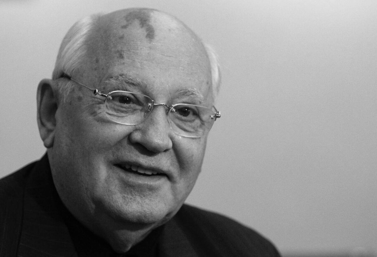 на 92 году жизни скончался сегодня в москве