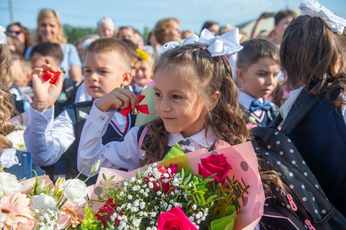 Школ салавата отзывы. Лицей 4 Дмитров. Лицей 4 Дмитров коридор. Кондрово школа 2. Кондровская СОШ 1 Дзержинский район.