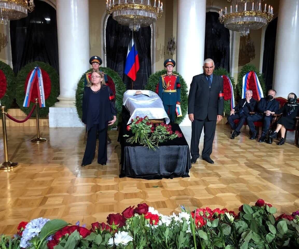 Похороны Михаила горбачёва. Церемония прощания с Елизаветой. Церемония прощания с Горбачевым.