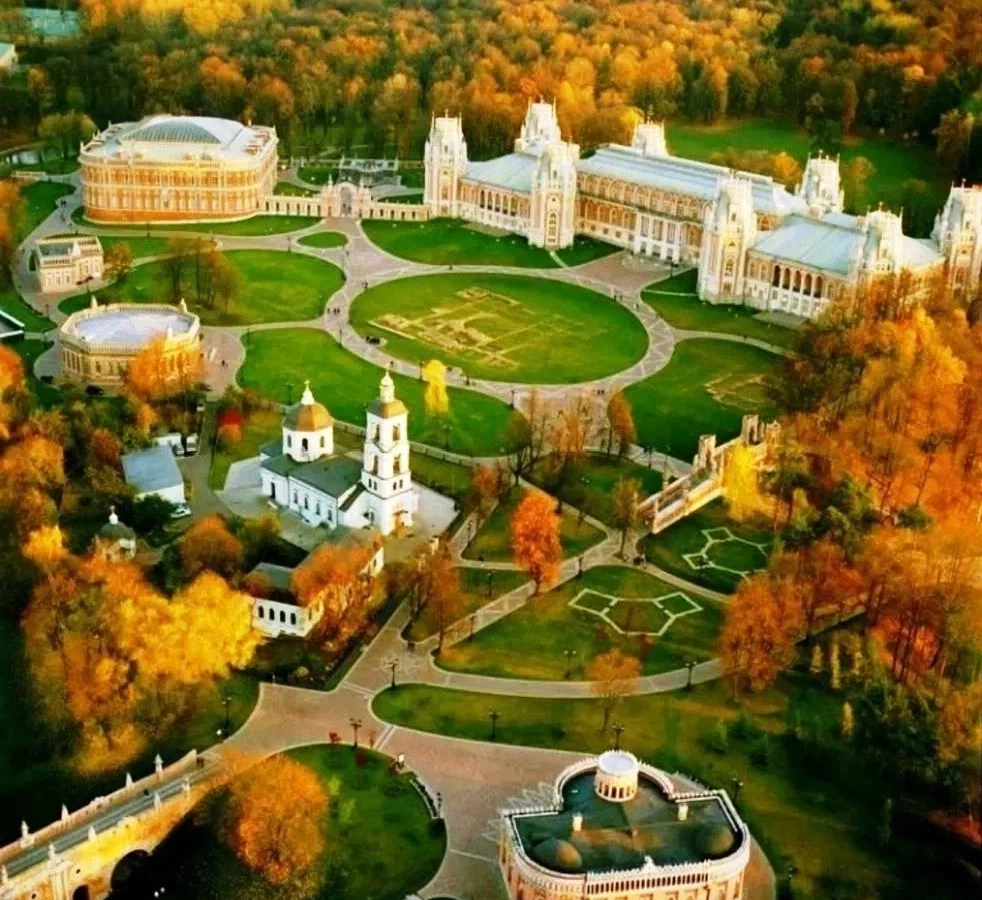 Парк музей царицыно в москве. Царицыно (дворцово-парковый ансамбль). Музей усадьба Царицыно. Государственный музей-заповедник «Царицыно» (улица Дольская, дом 1). Парковый ансамбль Царицыно.