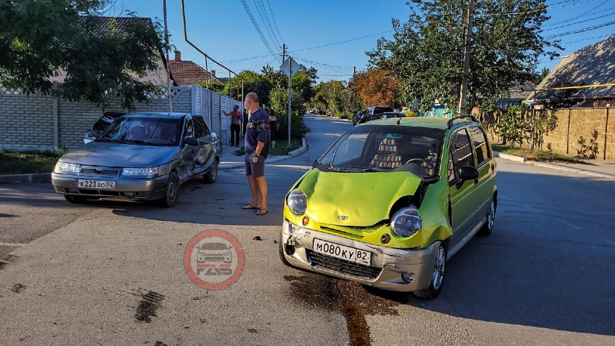 феодосийское автомобильное сообщество. дтп в феодосии по ул. феодосийское автомобильное сообщество. феодосия дтп на ул. парковка феодосийская.