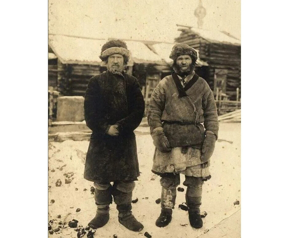 Список крестьян. Костюмы Енисейского уезда. Посемейные списки крестьян. Реестр крестьян