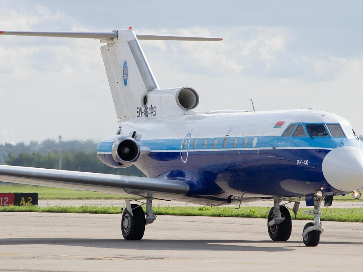 як-40 пассажирский самолёт. як-40 ссср-87792. як 40 ссср 87498. як-40 хантыавиа. як-40 самолет ссср.