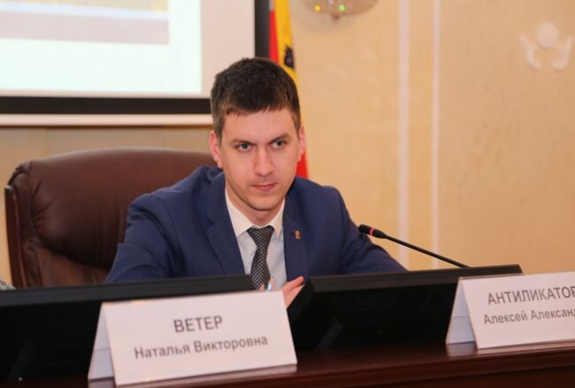 Антиликаторов алексей александрович воронеж жена фото Бывшему вице-мэру Воронежа Антиликаторову смягчили суровый приговор https. "Воро