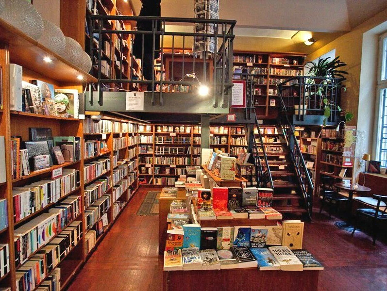 Книжное кафе. Книжный магазин. Shopping books 7