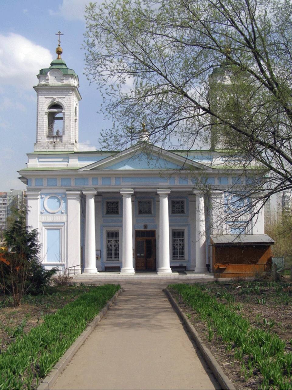 Храм сошествия святого духа на лазаревском кладбище